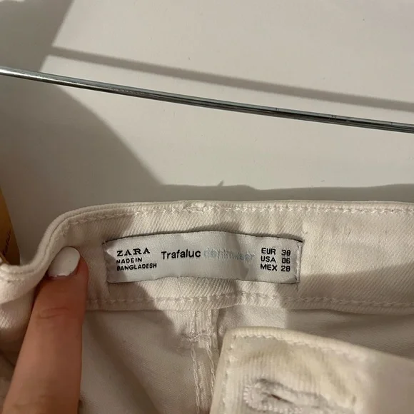 Zara white jean shorts, medium - Picture 3 of 3
